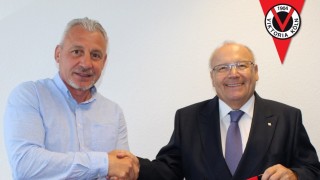 Българският треньор Павел Дочев на германския третодивизионен футболен Ерцгебирге Ауе