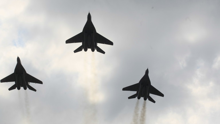 Два учебно-тренировъчни самолета на военновъздушните сили на Южна Корея се