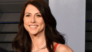 Милиардерът Макензи Скот и бивша съпруга на Джеф Безос отдавна