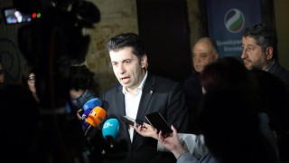 Няма как държавата да напредне през служебни кабинети Това заяви