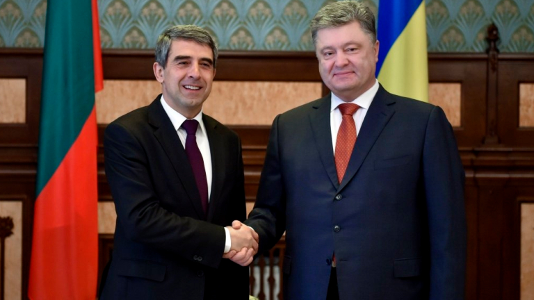 Крим е Украйна и Украйна е Европа, заяви Плевнелиев в Киев
