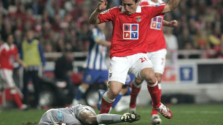 Спорна дузпа спаси Порто в дербито с Бенфика 