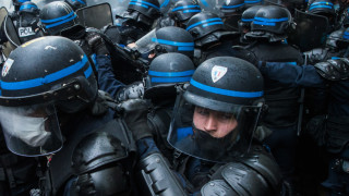 22 годишен загуби ръката си а няколко други са ранени при