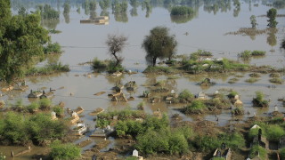 Щети за над 10 млрд. долара нанесоха наводненията в Пакистан 