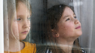 Денят е 21 декември 1992 г Изминали са две години