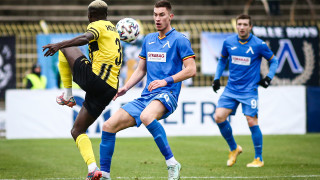 Андриан Краев претърпя операция Той със сигурност пропуска последния мач на