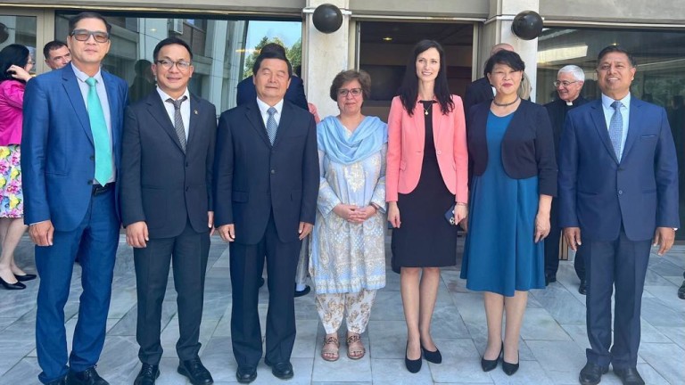 Габриел представи приоритетите на страната пред посланици извън ЕС