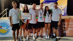 България се класира за 1/16-финалите на Европейското по плажен волейбол до 18 години