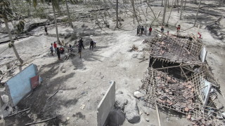 Няколко загинали след земетресение на индонезийския остров Суматра Трусът е
