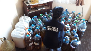 4600 литра нелегален алкохол задържаха инспектори от Митница Лом при