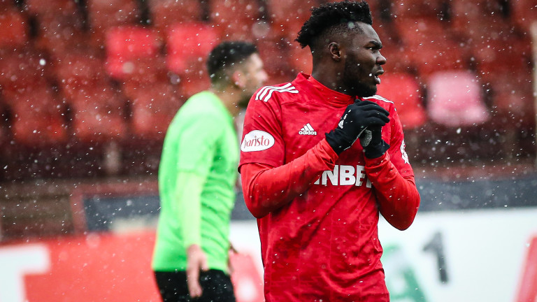 ЦСКА отказал две оферти за голмайстора си