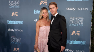 Кейли Куоко е приела предложението за брак от нейния приятел