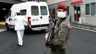 Пандемията във Франция показва признаци че започва да отшумява отбелязва