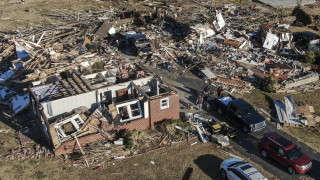 Вече 74 са жертвите на торнадата в Кентъки