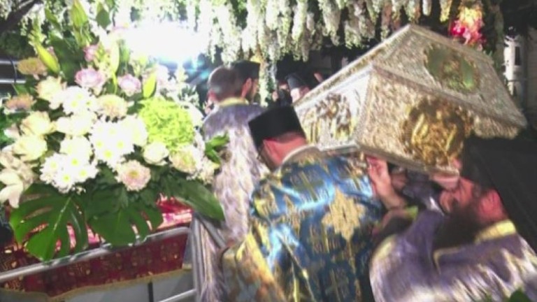 В Румъния се покланят пред мощите на св. Петка Българска