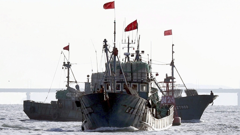 Сеул задържа китайски рибари