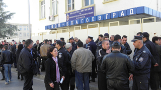 Полицаи с мълчалив протест в подкрепа на убийците на Чората