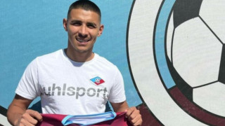 Новото попълнение на Септември Здравко Димитров говори пред камерата на