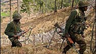 Мина взриви полицейски автомобил в Индия