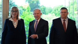 Двустранните отношения в областта на международното правно сътрудничество обсъдиха министърът