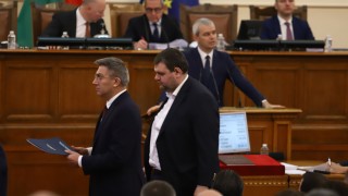 Мустафа Карадайъ и Делян Пеевски водят по две листи на ДПС