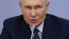 Bloomberg: На Путин неофициално е предадена последната версия на мирния план за Украйна