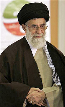 Хаменей призова революционната гвардия да не се меси в политиката