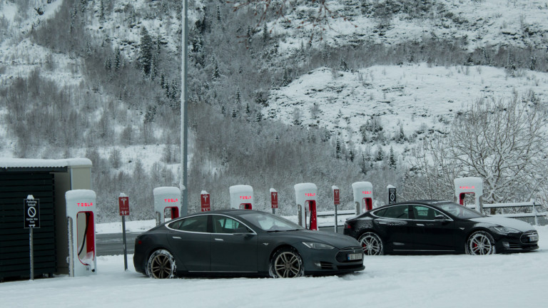 Tesla отвори зарядните си станции за други електромобили в три европейски страни 