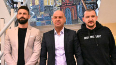 Капитаните на Локомотив и Ботев при кмета на Пловдив преди дербито