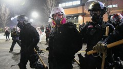 Смяна на тона на Белия дом след стрелбата в Минеаполис