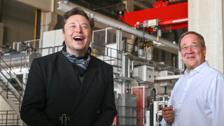 Защо Илон Мъск купи част от Twitter