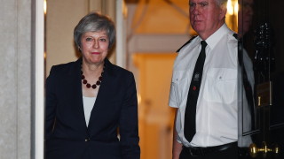 Британският печат отделя основно внимание на решението на кабинета на