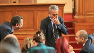 Депутатите от ДПС предлагат премиерът Бойко Борисов да запознае народните