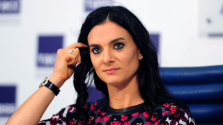 Бившата лекоатлетка почетен майор в армията на РФ и фенка