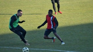 Отборът на Локомотив Пловдив постигна равенство в първата си контрола