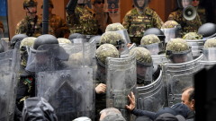 Остава напрежението в Северно Косово, в Албания искат оставката на Курти