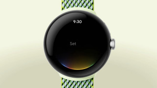 Дългоочакваният първи смарт часовник на Google е вече тук и