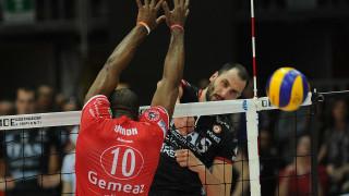 Българската звезда във волейбола Матей Казийски и отборът му Итас