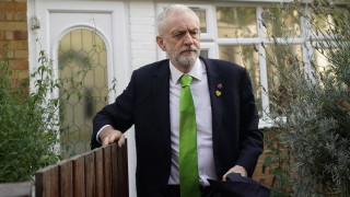 Лидерът на Лейбъристката партия Джереми Корбин обеща да трансформира Великобритания