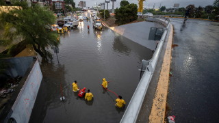 Тропическата буря Алберто започна с обилни дъждове над части от