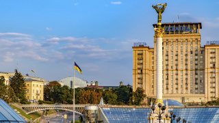 Франция връща посолството си в Киев