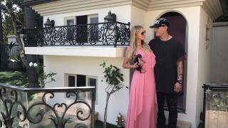 Домашните любимци на Парис Хилтън са горди собственици на луксозно