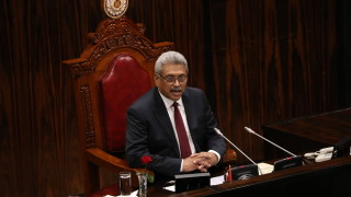 Президентът на Шри Ланка избяга на Малдивите