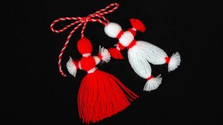 Традициите свързани с 1 март отбелязват прехода между зимата и