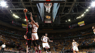 Кливланд Кавалиърс спечели първия мач в серията срещу Торонто Раптърс