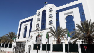 Бутефлика се завръща в Алжир