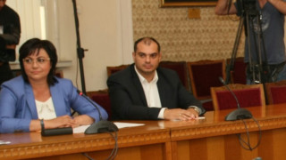 С комоцио Нинова дойде в парламента