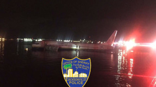 Боинг 737 се приземи в река във Флорида Няма загинали