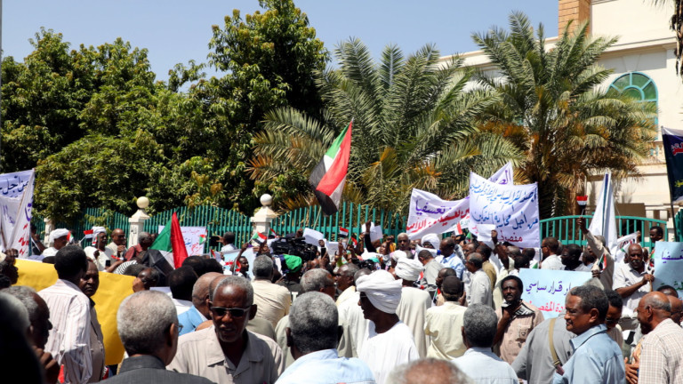 Судан преведе $335 млн. на САЩ, компенсация на семейства на жертви на терористични атаки