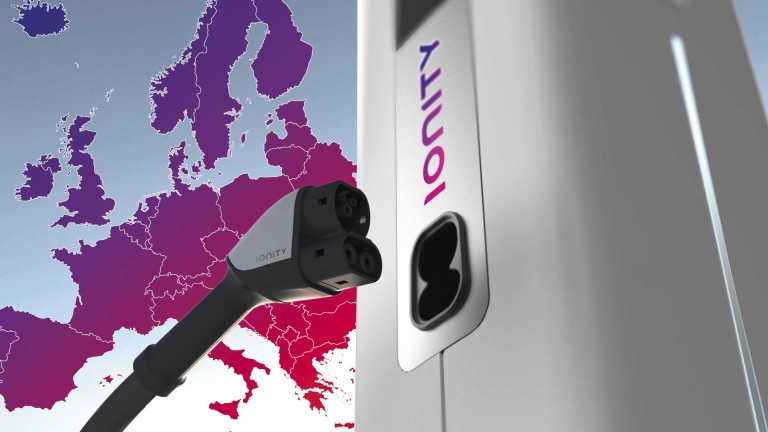 Мрежа от зарядни станции за електромобили изниква из цяла Европа